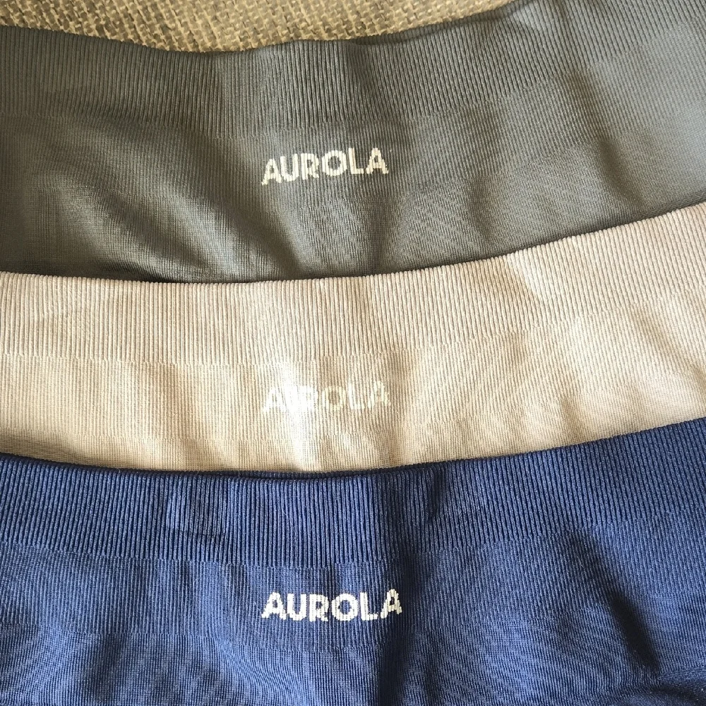 Aurola Full Length Intensify Leggings Set in Blue, Gray, and Tan - Picture 2 of 5